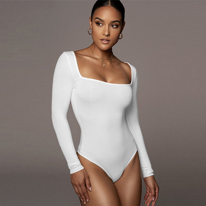 جمبسوت مثير بقصّة Slim Fit وقبة مربعة وأكمام طويلة
