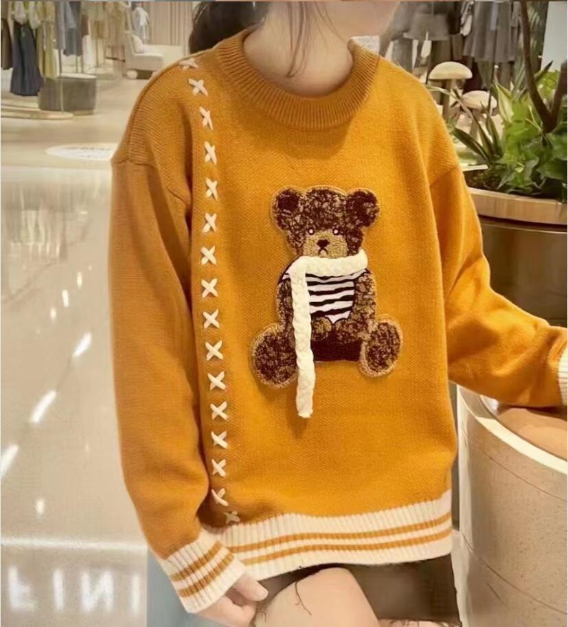أزياء نسائية محبوكة بأسلوب فضفاض وكسول
