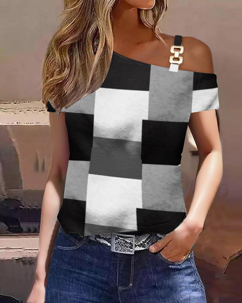 Camiseta de verano con estampado de hebilla de metal y mangas cortas Simplicity para mujer