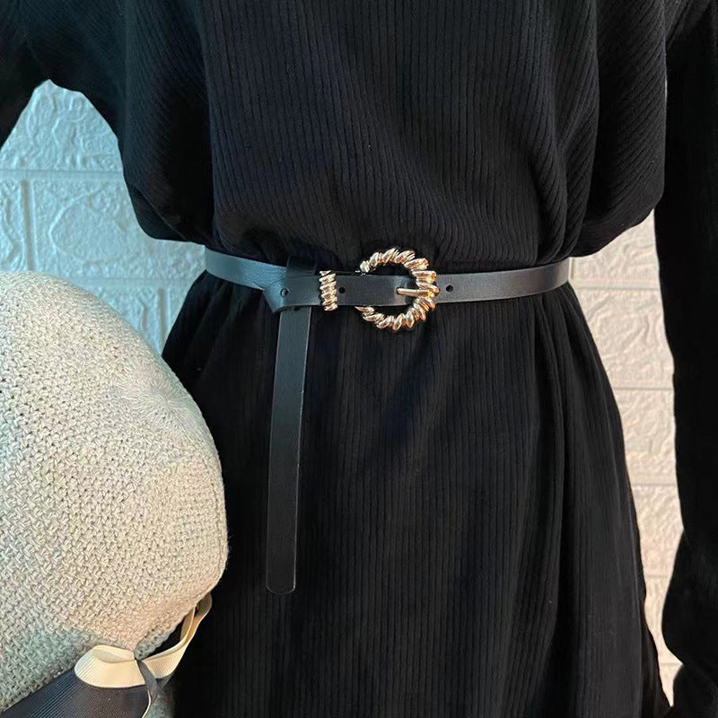 حزام صغير أنيق للسيدات مزود بإبزيم منسوج وحزام رفيع
