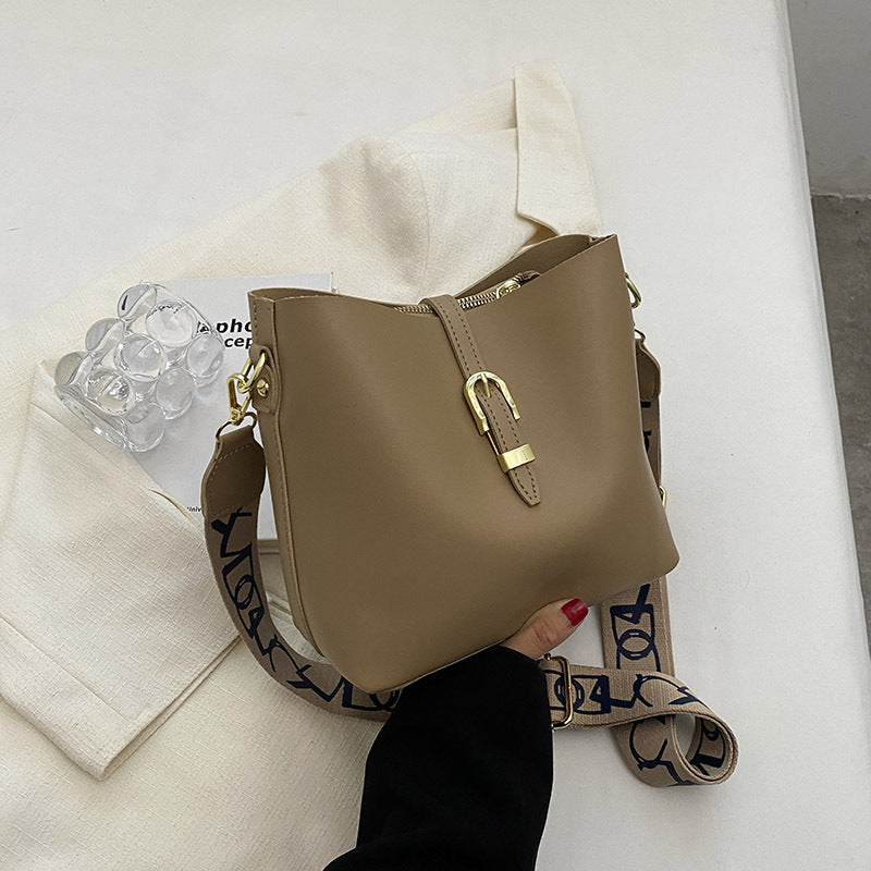 حقيبة نسائية أنيقة بسعة كبيرة
