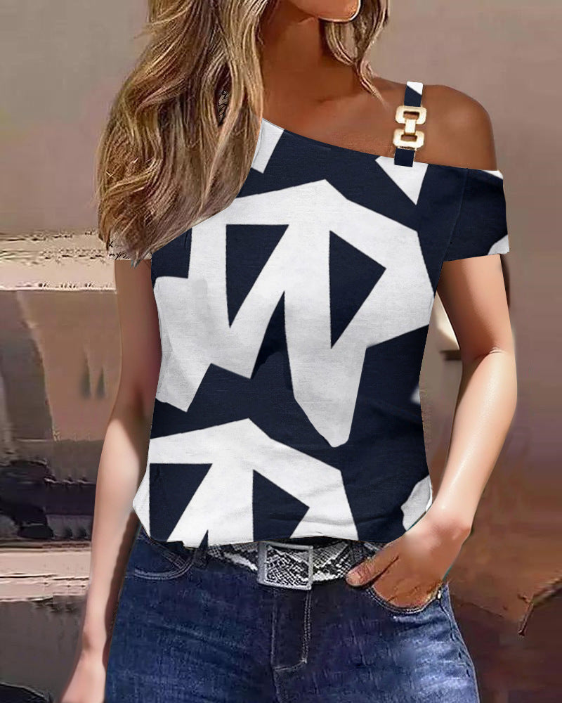 Camiseta de verano con estampado de hebilla de metal y mangas cortas Simplicity para mujer