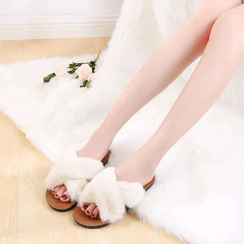 Cross hair slippers women flat bottom