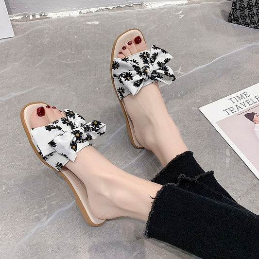 Casual Fashion Small Daisy Bow Woven Slippers Small Fresh One-word Sandals