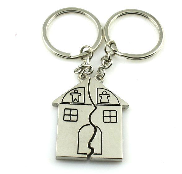 Cartoon Creative House Shape Couple Travel Commemorative Alloy Keychain