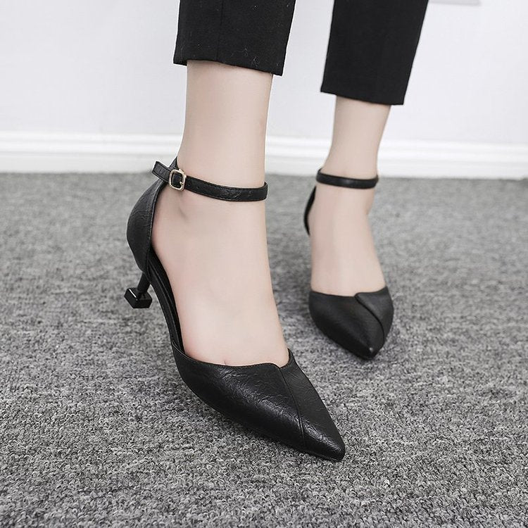 New Hollow Buckle Mid-heel Pointed Shoes