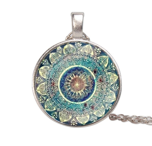 Fashion glass pendant necklace