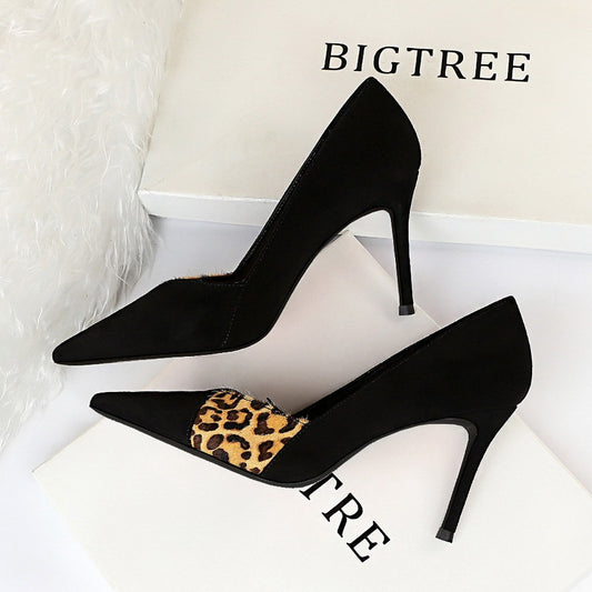 High heeled shoes with pointed Leopard Print