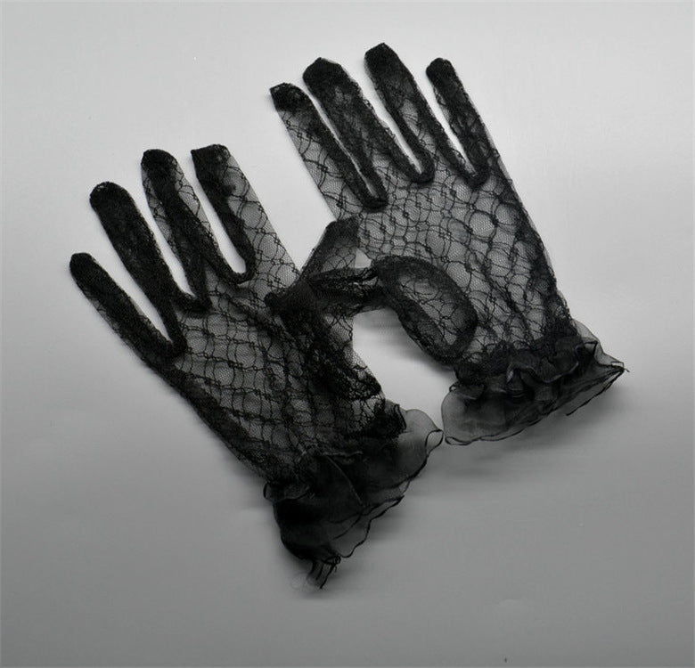 Fingered short lace wedding gloves