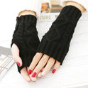 Cute fingerless diamond check gloves