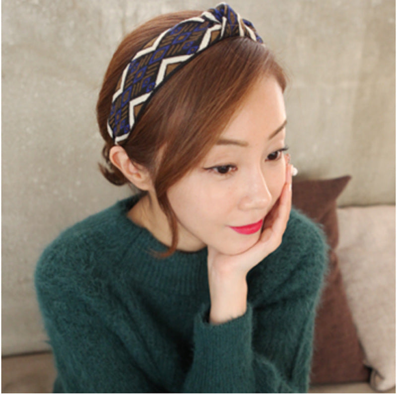 Embroidered diamond knotted headband