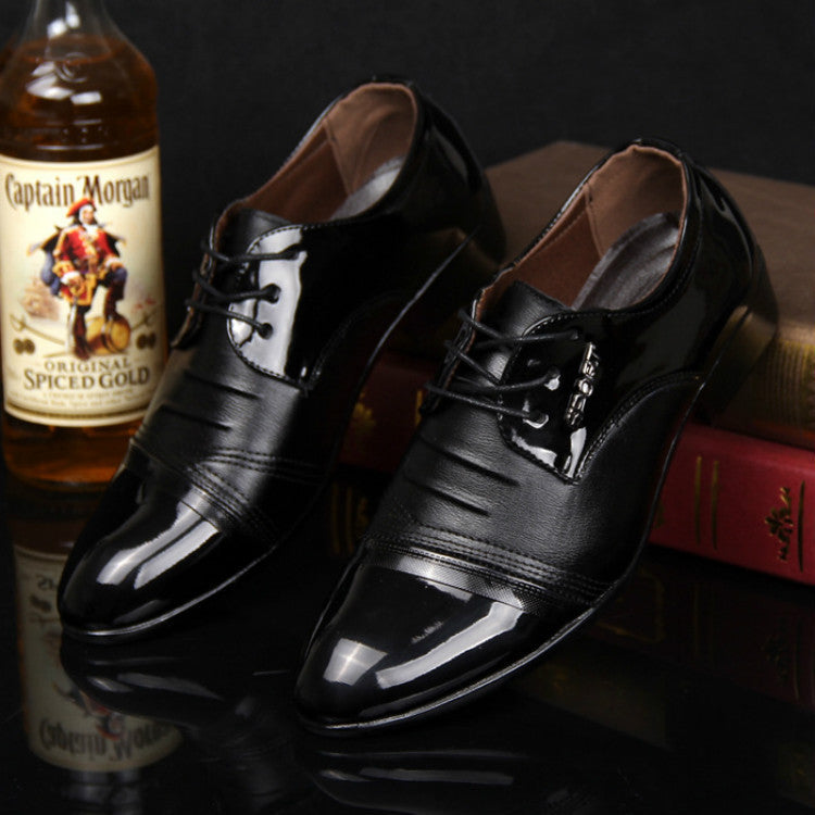 Men's casual pointed leather shoes