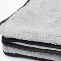 Water-absorbent cleaning cloth