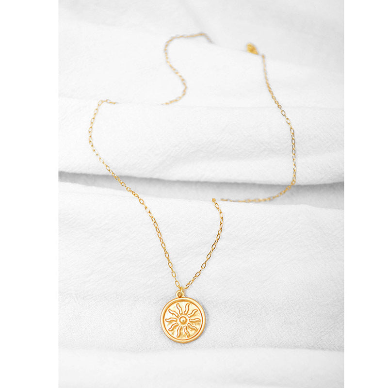 Fashion gold-plated clavicle sweater necklace