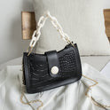 Diagonal armpit shoulder bag