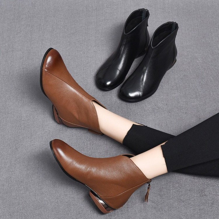 Women's Autumn Winter Retro Round Head Soft Leather Low Heel Martin Boots