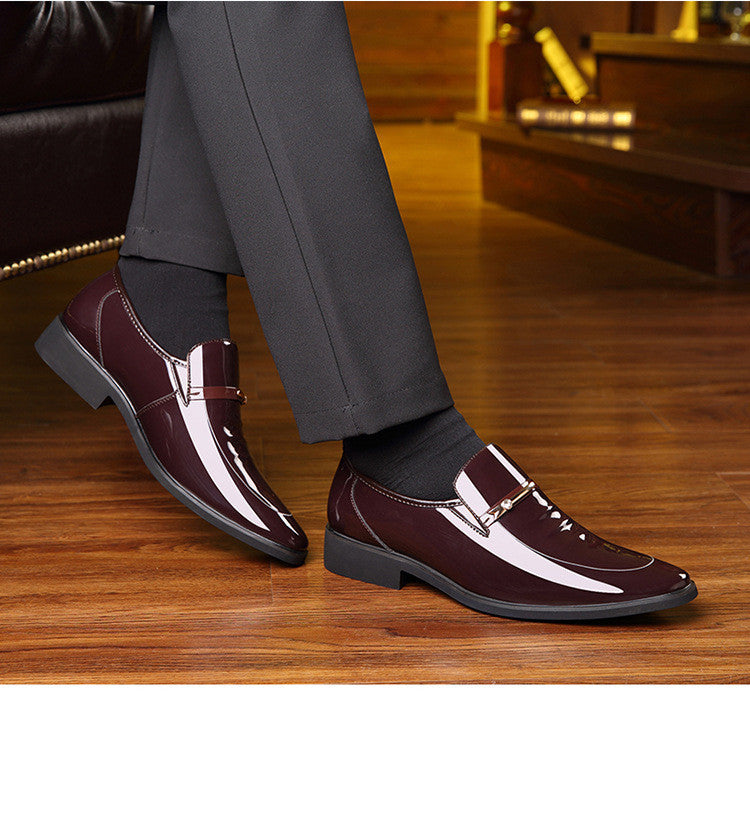 Pointed patent leather men's shoes