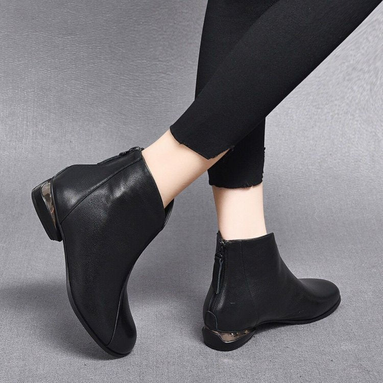 Women's Autumn Winter Retro Round Head Soft Leather Low Heel Martin Boots