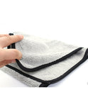 Water-absorbent cleaning cloth