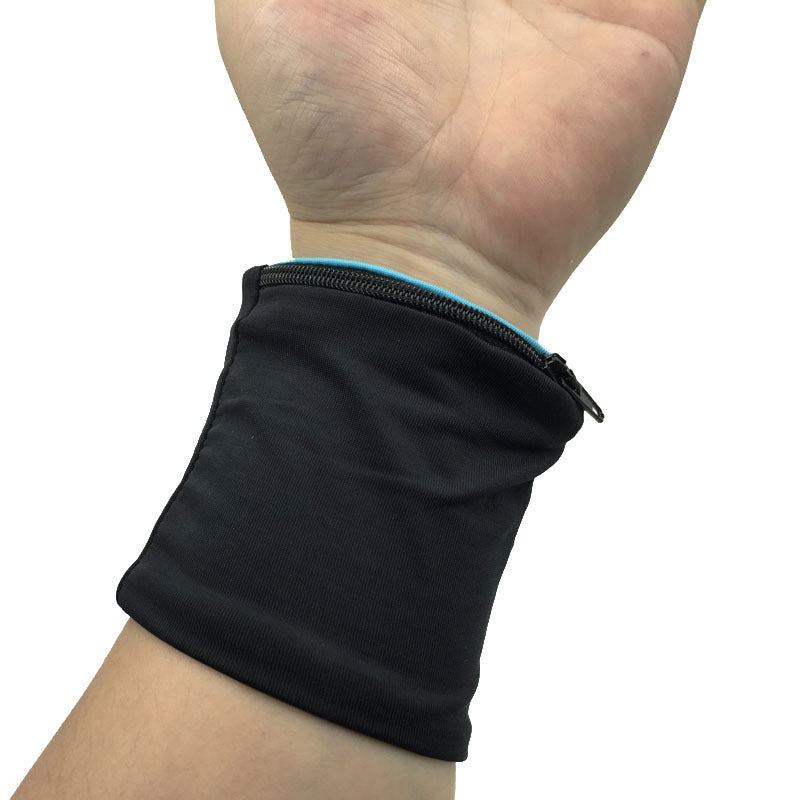 Lightweight zipper wristband