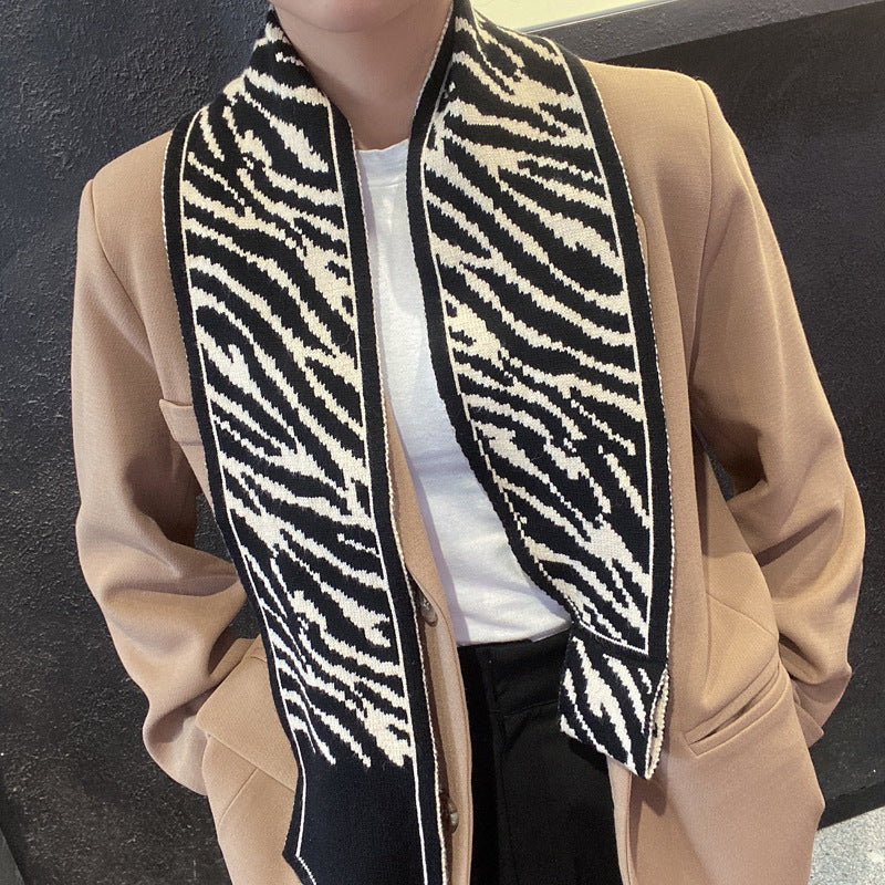 Classic Black And White Autumn And Winter All-match Small Scarf