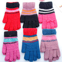 Warm knitted gloves