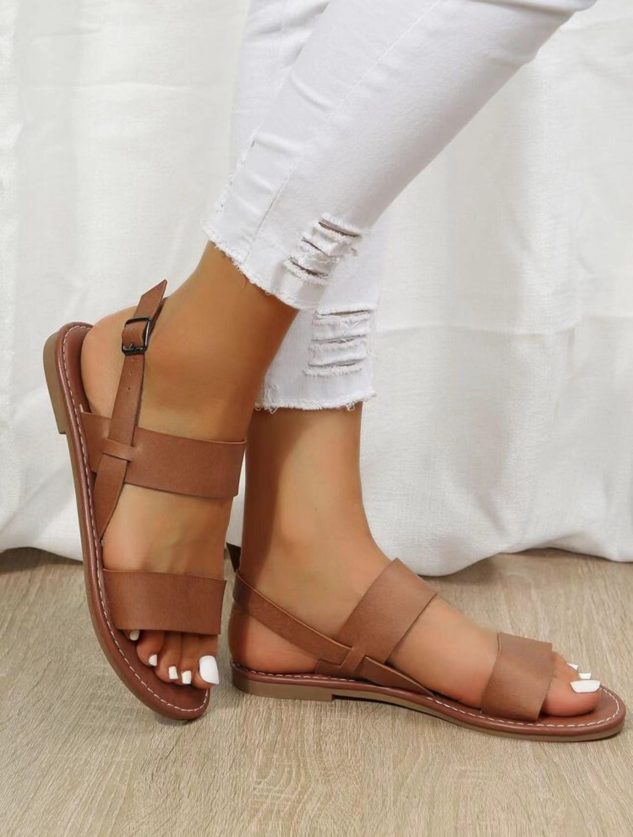 Female Plus Size Buckle Flat Round-toe Sandles