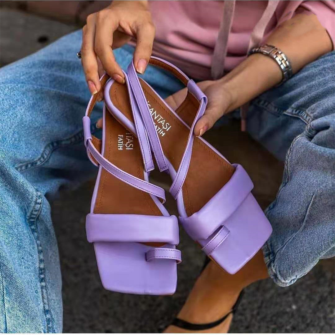 Sexy Flat Shoes With Chain Buckle