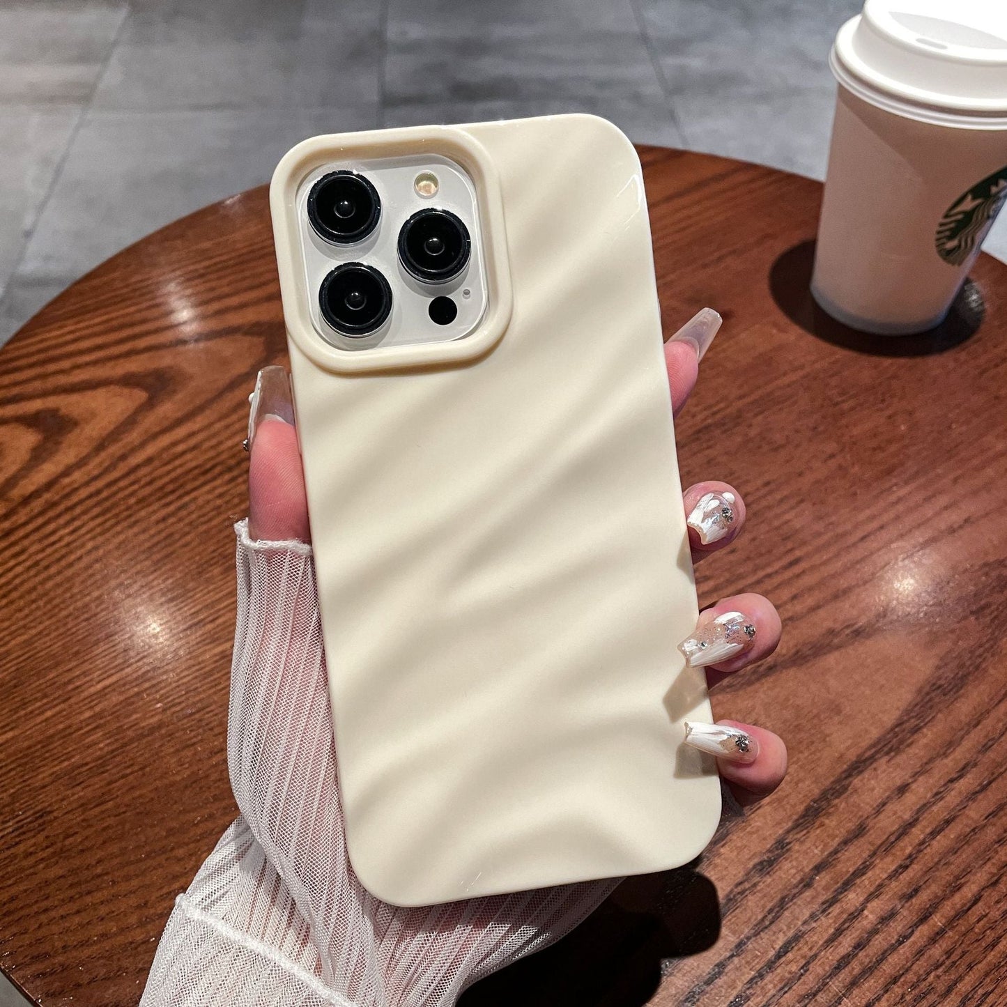 Three-dimensional Pleated Pattern Phone Case