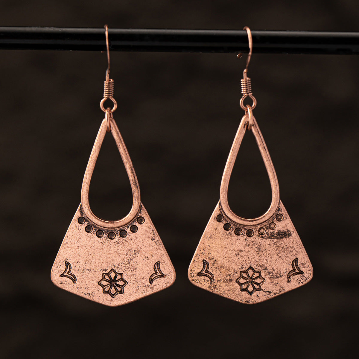 Women's Vintage Water Drop Scallop Earrings