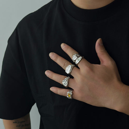 Personality Diamond-studded Ring Wrinkled Metal Men