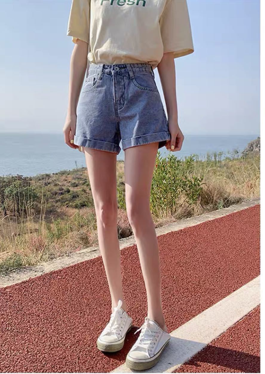 Loose Black Slim Denim Shorts