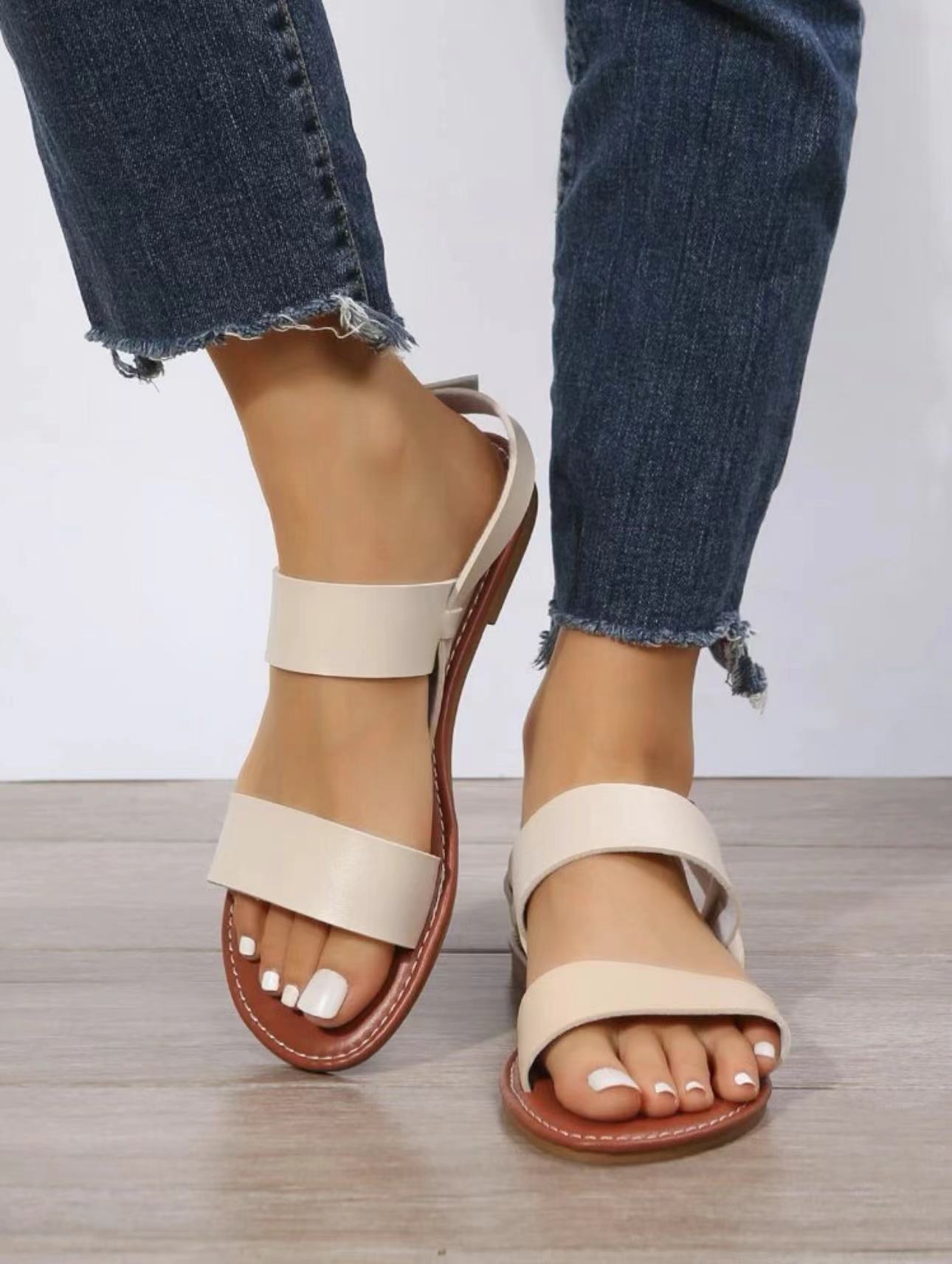 Female Plus Size Buckle Flat Round-toe Sandles