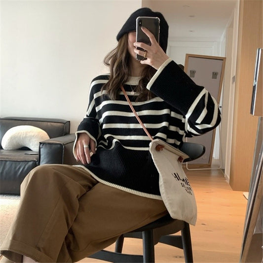 Women's Round Neck Striped Sweater Top