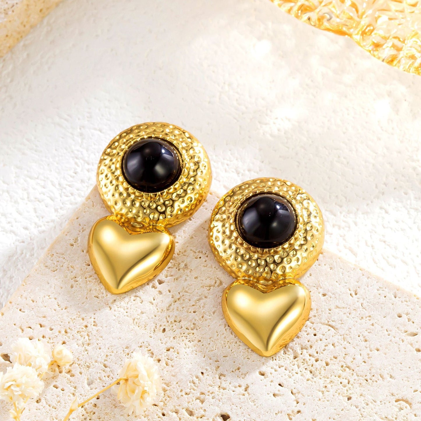 Fashion Titanium Steel Hammered Inlaid Black Stone Love Heart Earrings