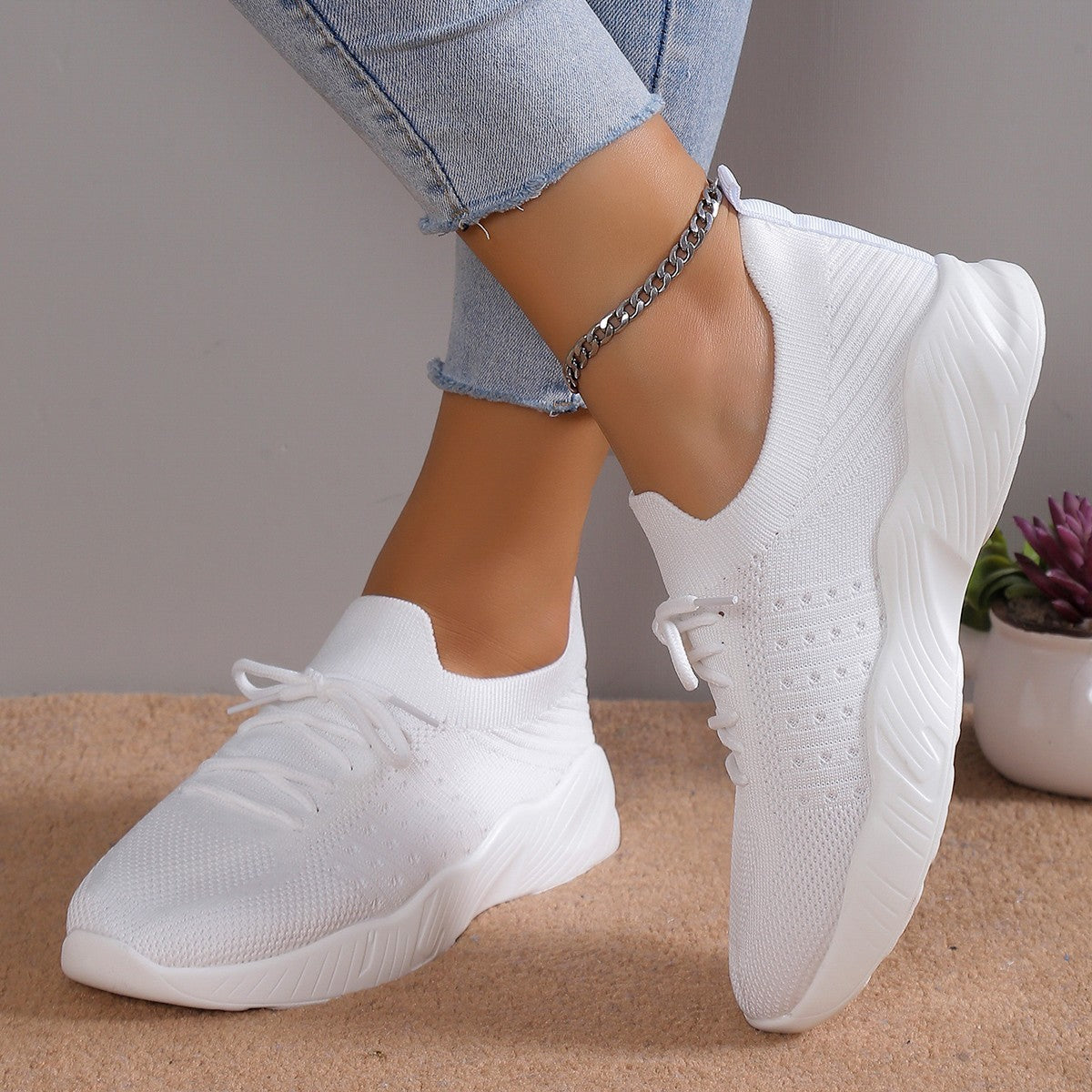 Soft Bottom Lightweight Breathable Casual Women's Sports Shoes